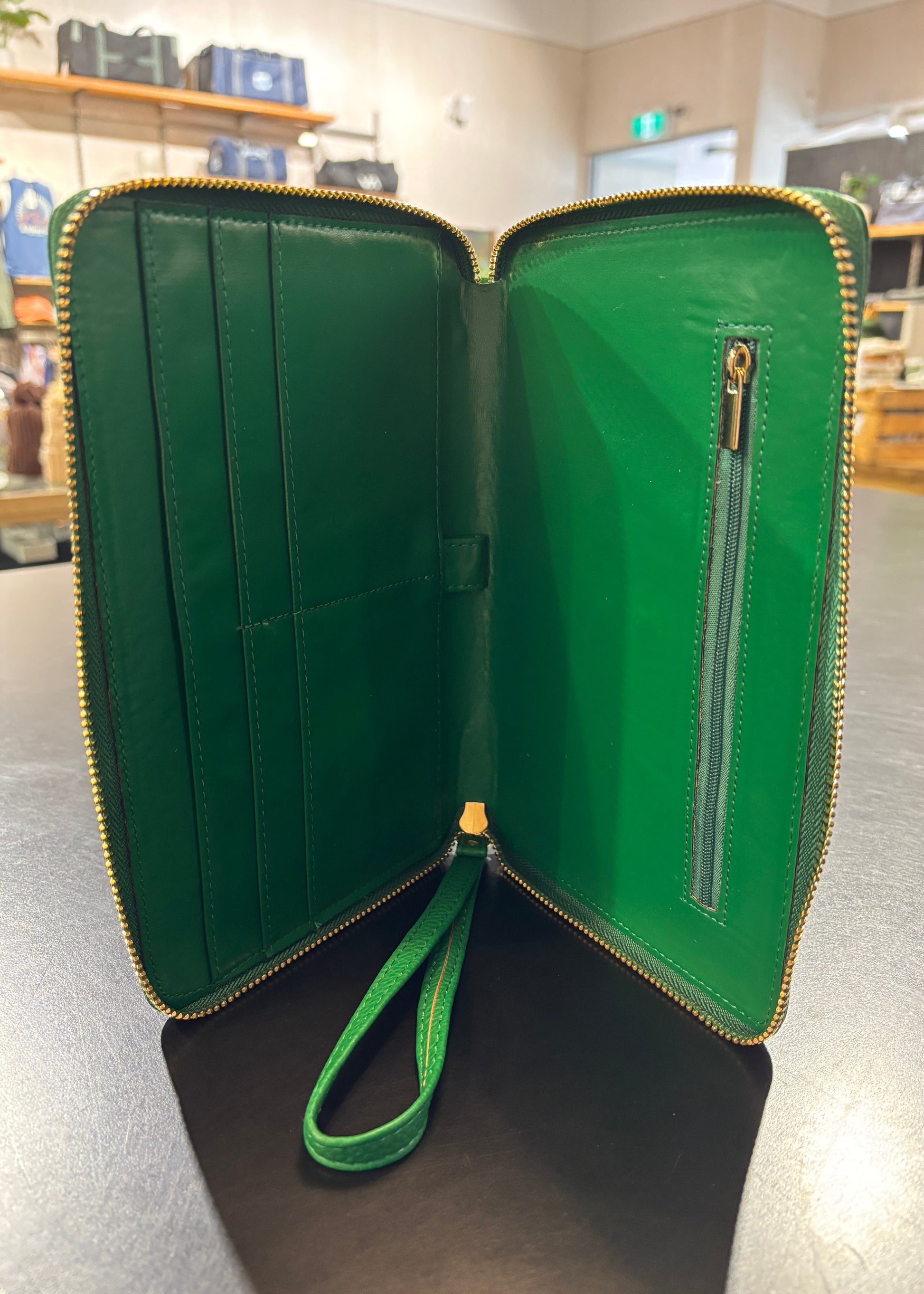 Stella & Gemma Travel Wallet - Super Green | Abbey Road Kaikoura