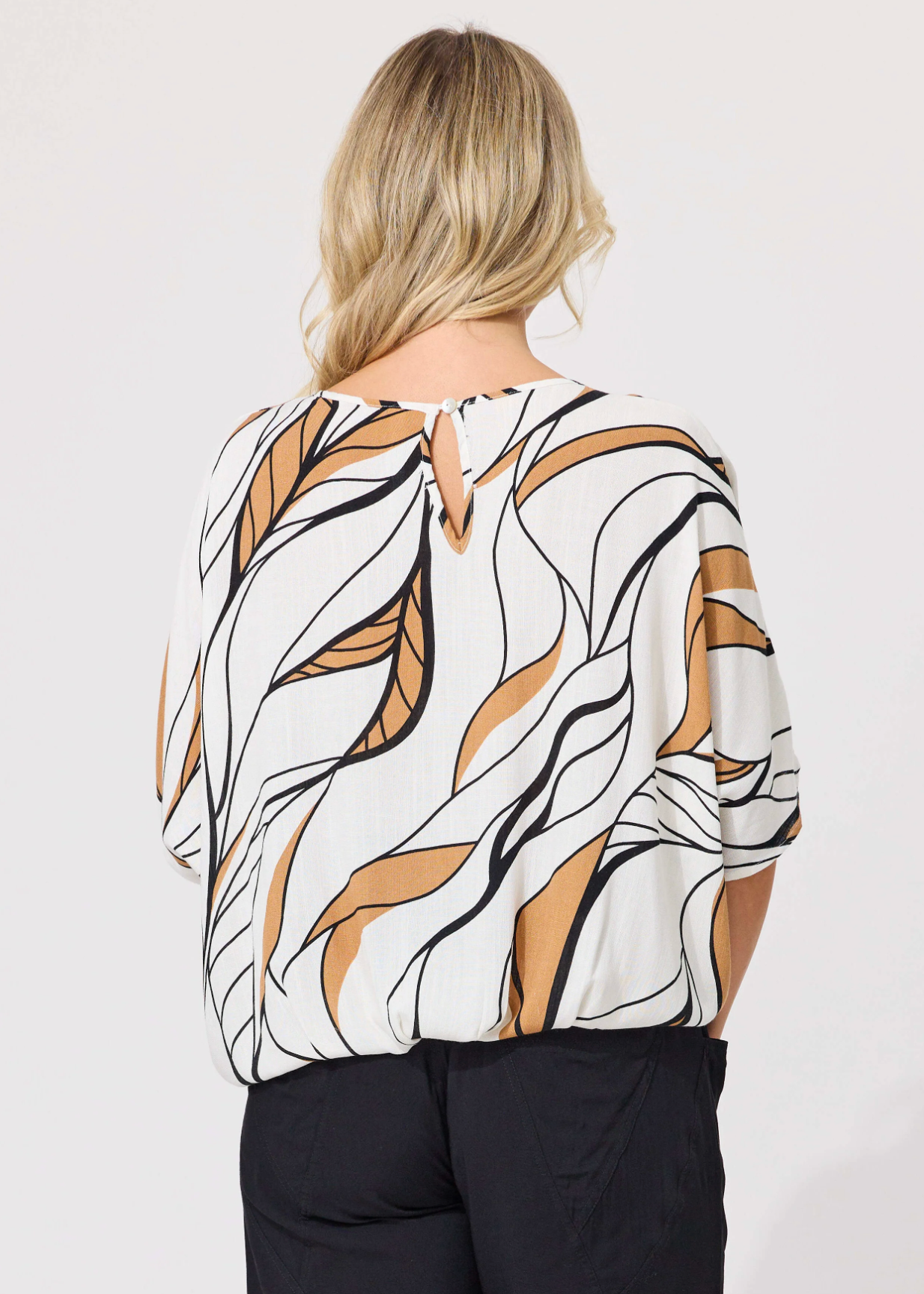 Alessa Print Top - Leafy White | Abbey Road Kaikoura