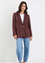 Load image into Gallery viewer, Atlantic Linen Blazer Chocolate | Abbey Road Kaikoura