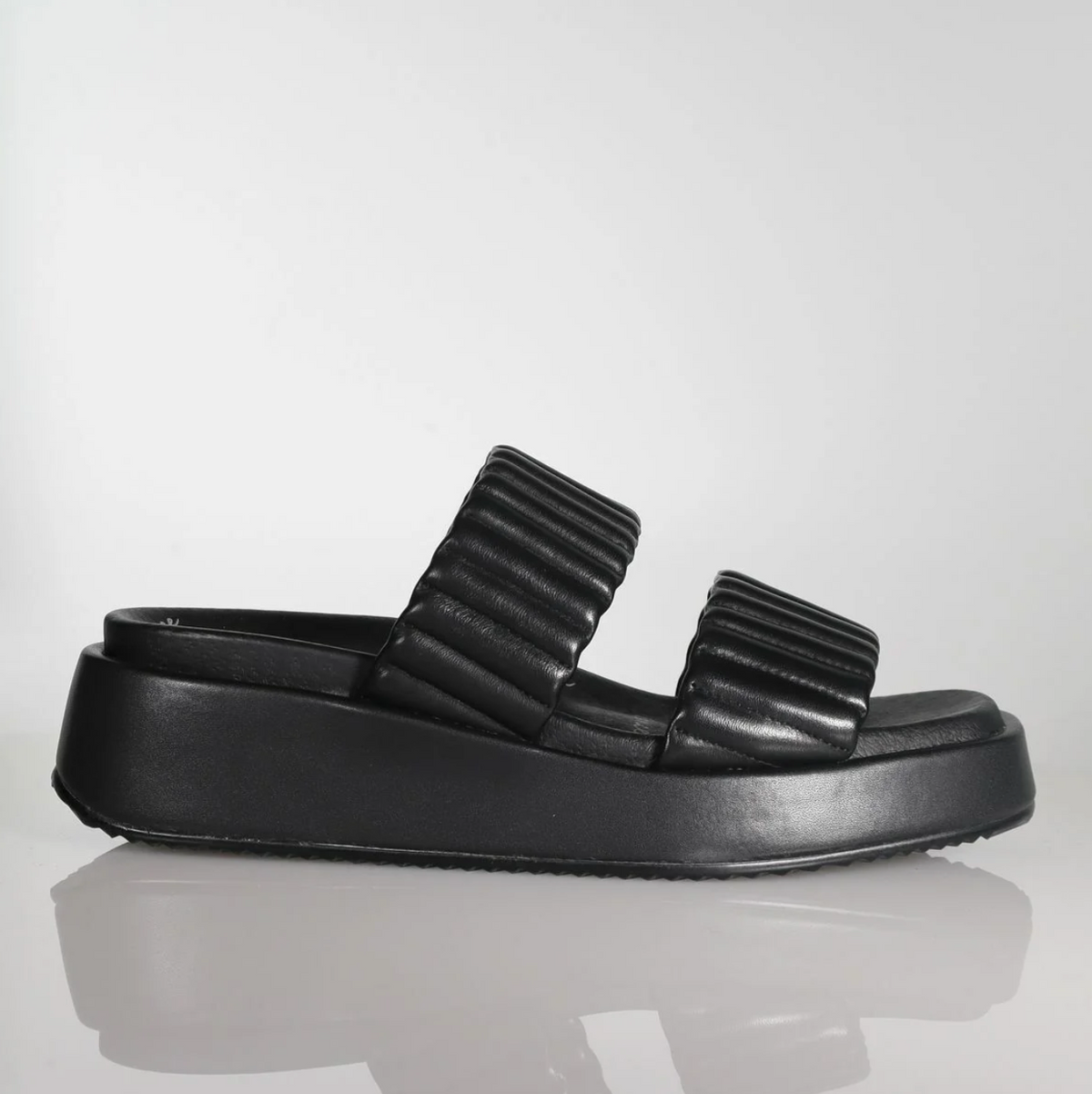 Breeze - Black | Abbey Road Kaikoura