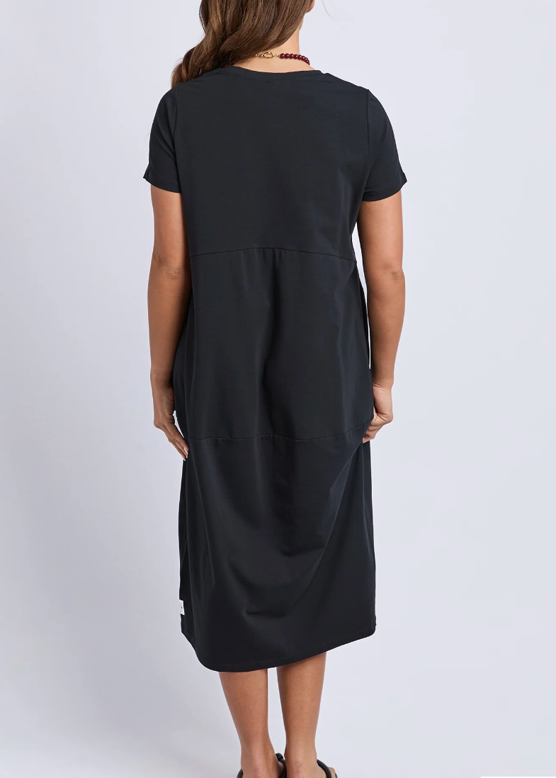 Diana Short Sleeve Dress - Black  | Abbey Road Kaikoura