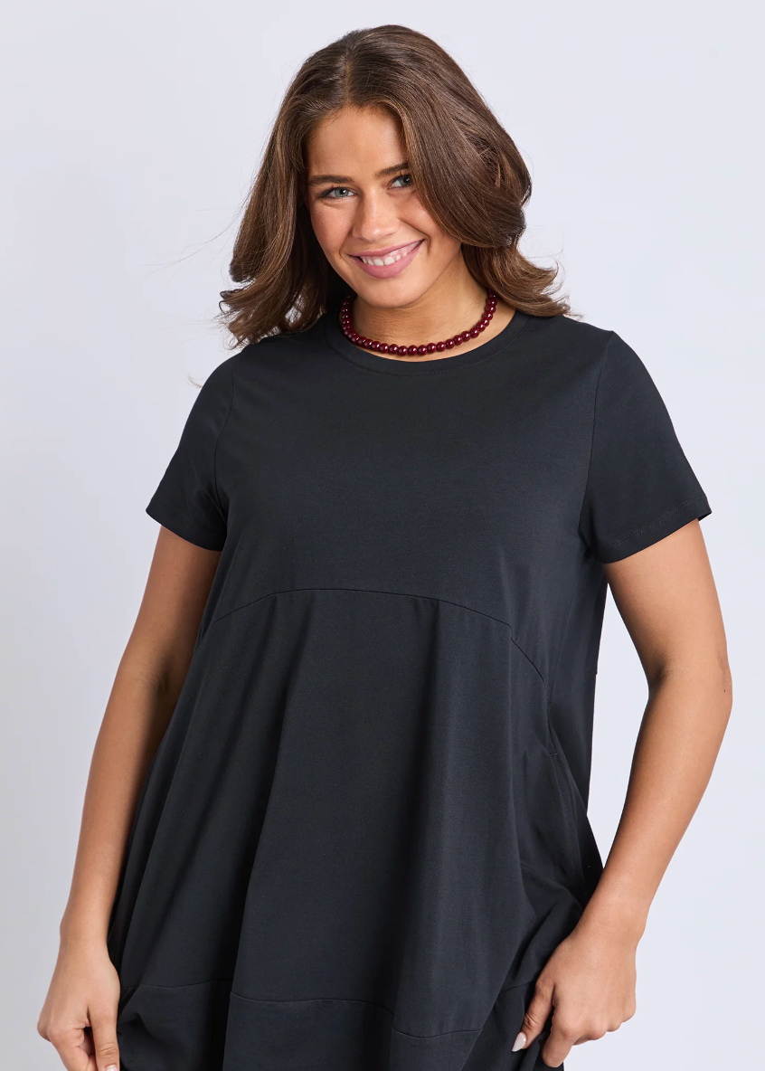 Diana Short Sleeve Dress - Black  | Abbey Road Kaikoura