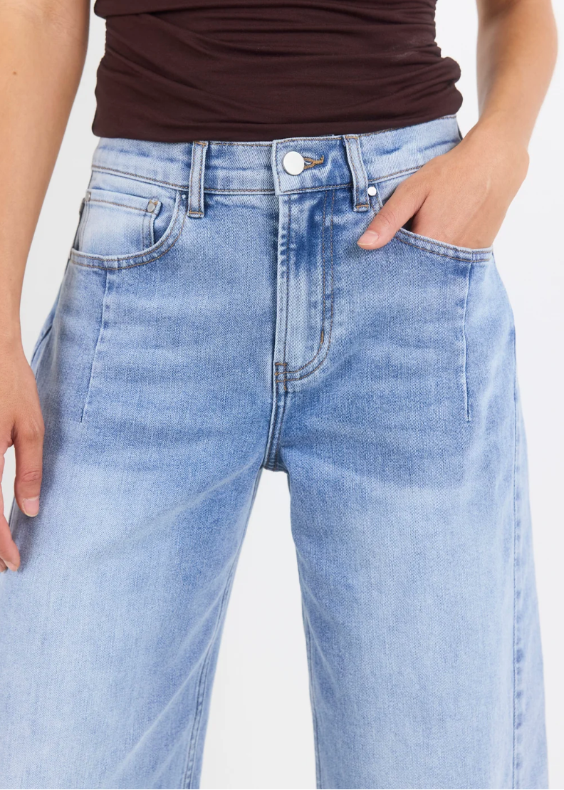 Graduate Light Blue Stretch Barrel Jeans | Abbey Road Kaikoura
