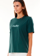 Load image into Gallery viewer, Huffer Classic Tee/Charming/Juniper|Abbey Road