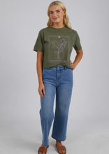 Load image into Gallery viewer, Elm Laurel Tee Clover|Abbey Road