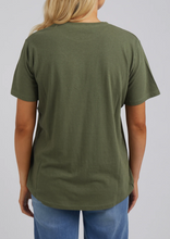 Load image into Gallery viewer, Elm Laurel Tee Clover|Abbey Road