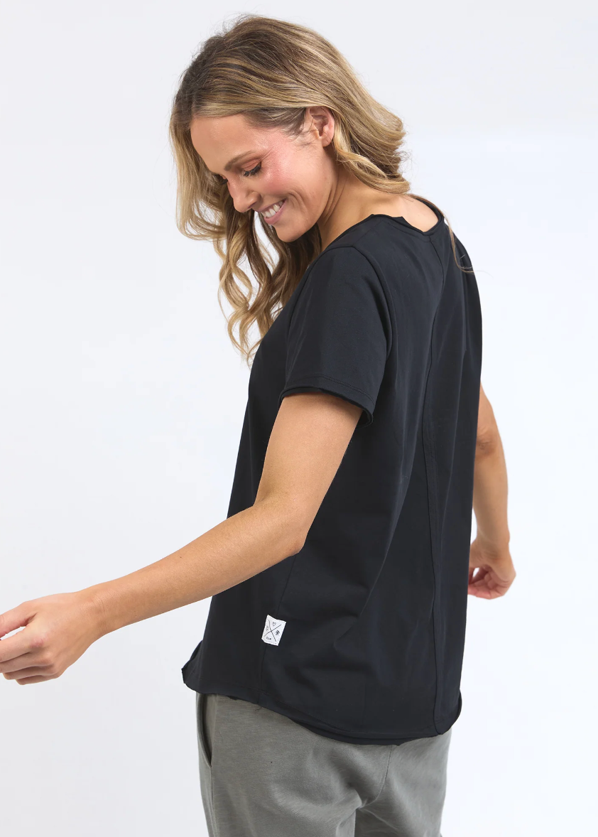 Pima Vee Tee - Black | Abbey Road Kaikoura