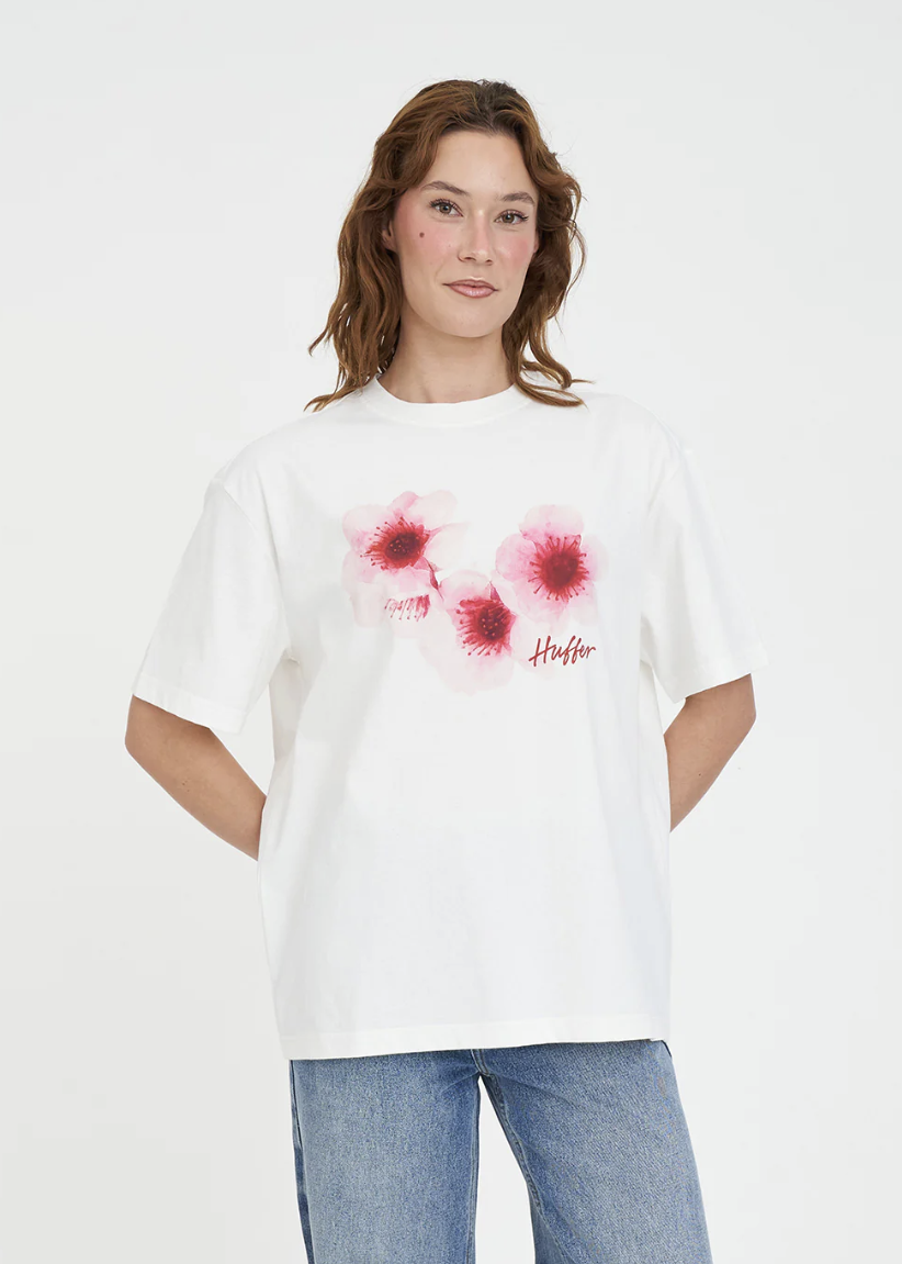 Relaxed Tee 220 / Radiant Chalk | Abbey Road Kaikoura