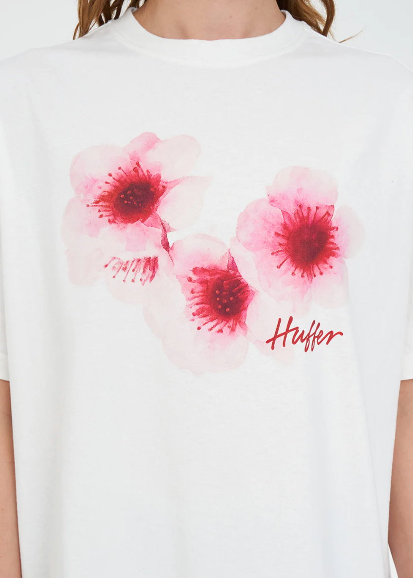 Relaxed Tee 220 / Radiant Chalk | Abbey Road Kaikoura