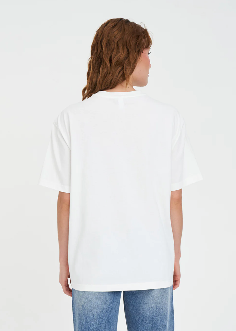 Relaxed Tee 220 / Radiant Chalk | Abbey Road Kaikoura