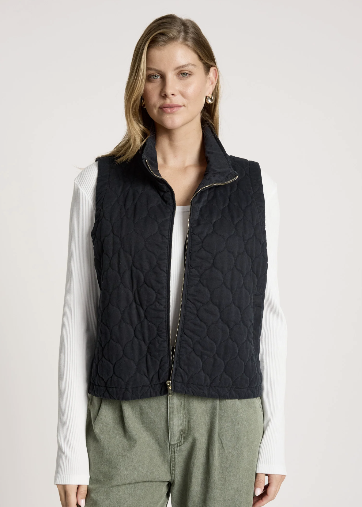 Sansi Quilted Crop Vest -Black  | Abbey Road Kaikoura