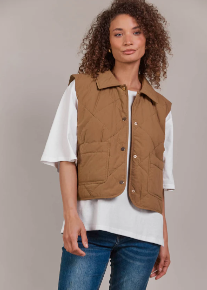 EB & IVE | Argo Crop Vest | Abbey Road Kaikoura