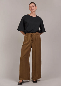 EB & IVE | Eden Pant | Abbey Road Kaikoura