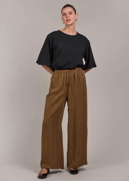 EB & IVE | Eden Pant | Abbey Road Kaikoura