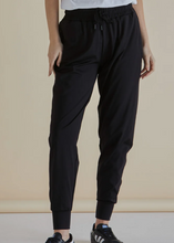 Load image into Gallery viewer, Betty Basics\Cara Travel Jogger/Black|Abbey Road