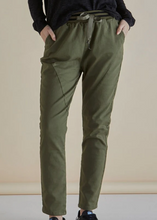 Load image into Gallery viewer, Betty Basics\Dakota Jean/Khaki|Abbey Road