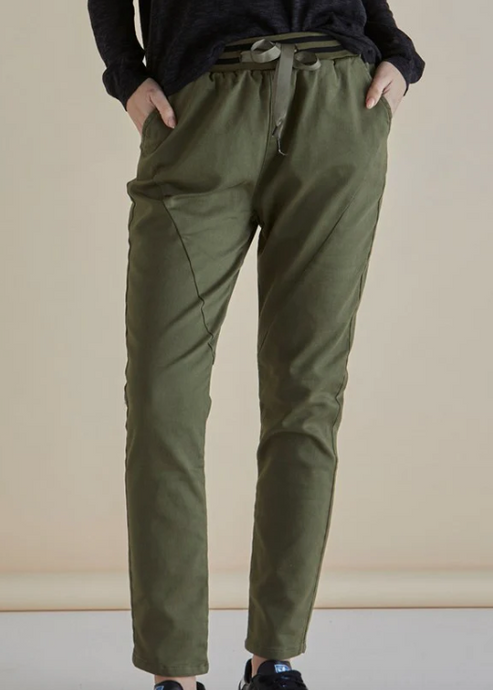 Betty Basics\Dakota Jean/Khaki|Abbey Road
