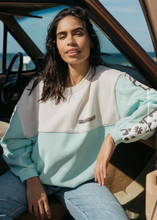 Load image into Gallery viewer, BILLABONG | Cool Days Kendall Crew | Abbey Road Kaikoura