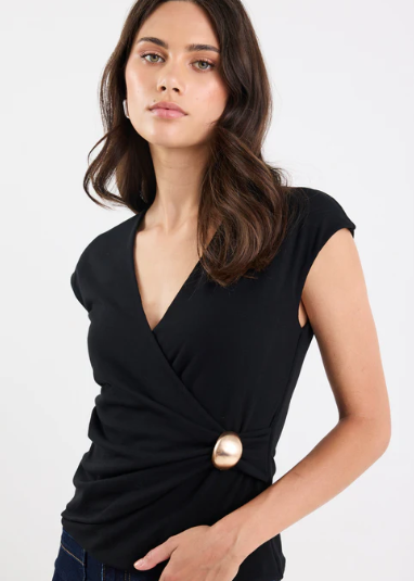 Magnetic Black Crossover Front Top | Abbey Road Kaikoura