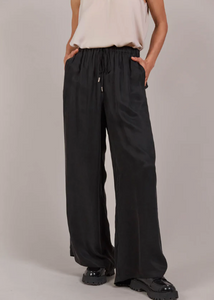 EB & IVE | Eden Pant | Abbey Road Kaikoura
