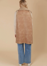 Load image into Gallery viewer, ISLE OF MINE | Eris Vest | Abbey Road Kaikoura