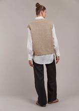 Load image into Gallery viewer, EB &amp; IVE | Folie Vest | Abbey Road Kaikoura