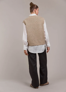 EB & IVE | Folie Vest | Abbey Road Kaikoura