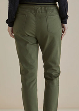 Load image into Gallery viewer, Betty Basics\Dakota Jean/Khaki|Abbey Road