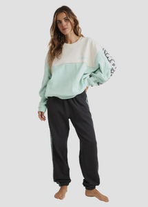 BILLABONG | Cool Days Kendall Crew | Abbey Road Kaikoura
