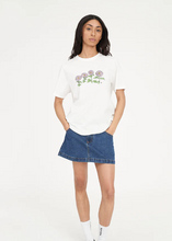 Load image into Gallery viewer, Classic Tee 170 - Marguarite chalk | Abbey Road Kaikoura