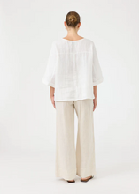 Load image into Gallery viewer, Studio Relaxed Top One Size - Salt | Abbey Road Kaikoura