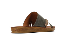 Load image into Gallery viewer, Los Cabos - Bride | Abbey Road Kaikoura