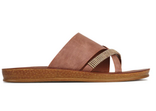 Load image into Gallery viewer, Los Cabos - Bride | Abbey Road Kaikoura