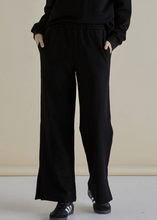 Load image into Gallery viewer, Betty Basics\Pace Jogger /Black|Abbey Road