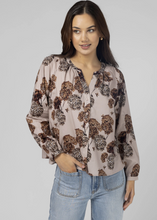 Load image into Gallery viewer, Stella &amp; Gemma\Connie Blouse /Blush Hydrangea|Abbey Road