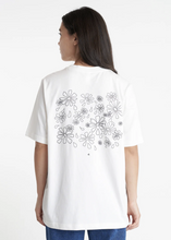 Load image into Gallery viewer, Huffer\Relax Tee Petals/Chalk|Abbey Road