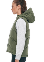 Load image into Gallery viewer, Huffer Wmns Classic Down Vest/Khaki|Abbey Road
