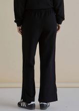 Load image into Gallery viewer, Betty Basics\Pace Jogger /Black|Abbey Road