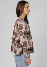 Load image into Gallery viewer, Stella &amp; Gemma\Connie Blouse /Blush Hydrangea|Abbey Road