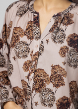 Load image into Gallery viewer, Stella &amp; Gemma\Connie Blouse /Blush Hydrangea|Abbey Road