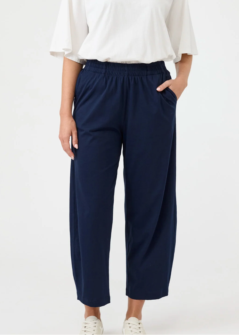 Studio Traveller Pant Ebony | Abbey Road Kaikoura