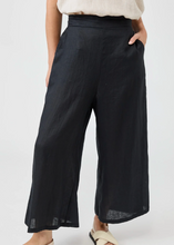 Load image into Gallery viewer, Studio Crop Pant - Ebony | Abbey Road Kaikoura