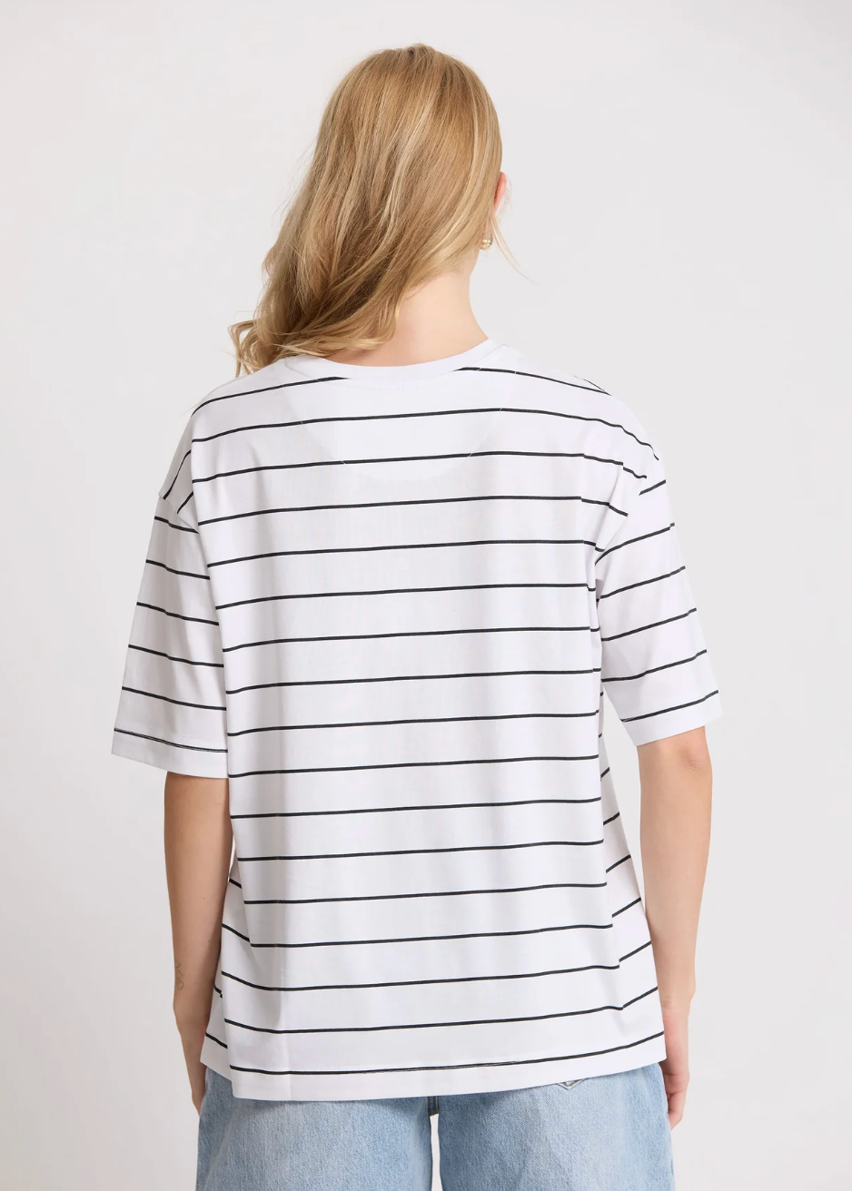Porter Tee - White and Black | Abbey Road Kaikoura