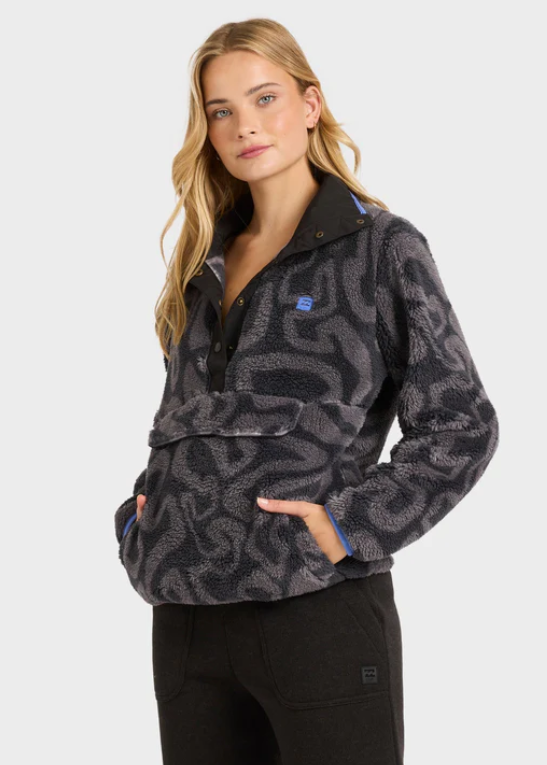 Switchback Pullover Fleece - Black Sands | Abbey Road Kaikoura