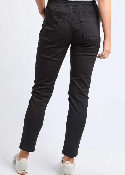 Sylvia Jogger - Black | Abbey Road Kaikoura