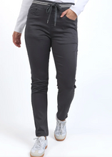 Load image into Gallery viewer, Sylvia Jogger - Char | Abbey Road Kaikoura