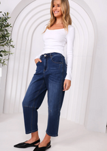 Load image into Gallery viewer, Toni Barrel Jeans Dark Blue_2 | Abbey Road Kaikoura