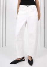 Load image into Gallery viewer, Toni Barrel Jeans White_2 | Abbey Road Kaikoura