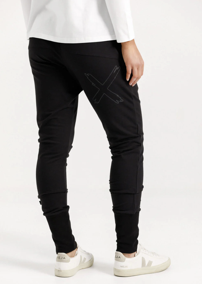 Winter Weight Apartment Pants Black/Black X | Abbey Road Kaikoura