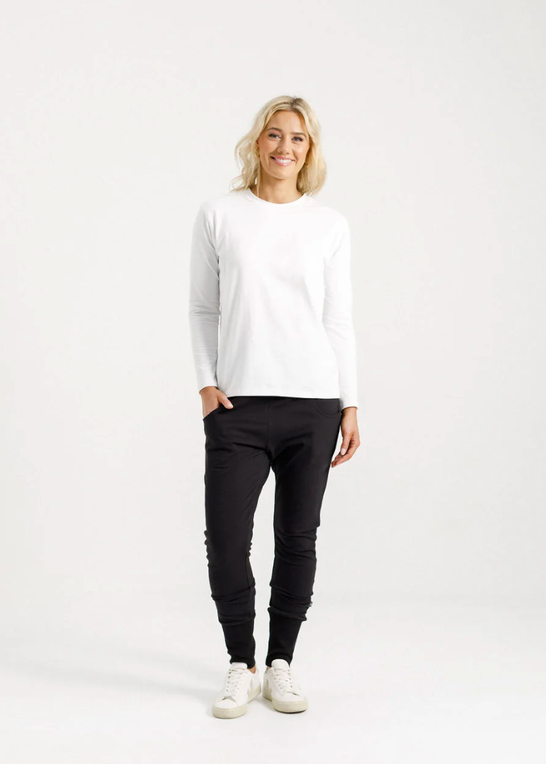Winter Weight Apartment Pants Black/Black X | Abbey Road Kaikoura